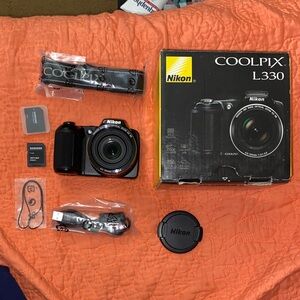 Nikon COOLPIX L330 Black Camera Kit